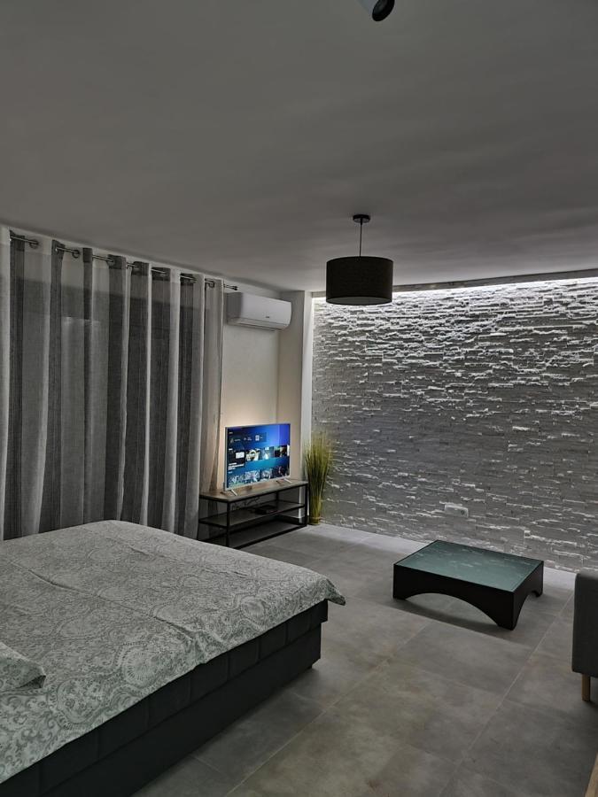 Apartments Vranes Tivat Exterior photo