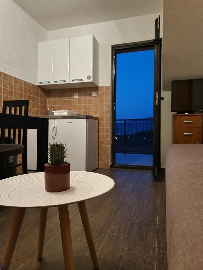 Apartments Vranes Tivat Exterior photo